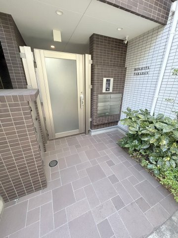 ボナ　ヴィータ鷹番のエントランス