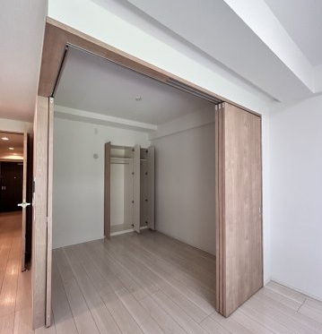 アンビシャス上尾の洋室|(3)約4.5帖こちらもクローゼット設置されています。