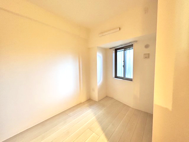 アンビシャス上尾の洋室|(2)約4.7帖