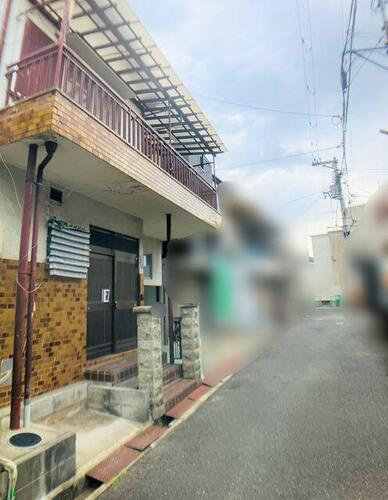 泉町２丁目　中古一戸建ての前面道路含む現地写真|幅員４ｍ
■物件内覧・資金計画相談・住宅ローン相談、リフォーム相談、お問合せ受付中■
※当日・翌日のご内覧、ご相談はお電話でのお問合せがスムーズです！