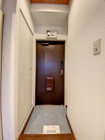 フローリエ細山Ⅲの玄関