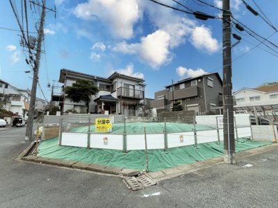 【前面道路含む現地写真】