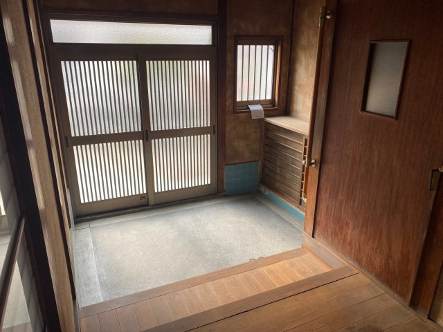 【玄関】 | 玉野市築港4丁目 | とても広い玄関♪