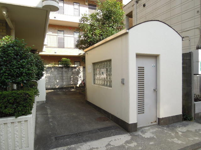 １階敷地内ごみ置き場
