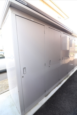  | ゼフィール | 物置