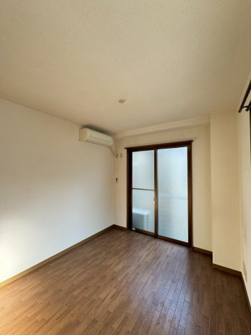 グランブルー中山手の居間・リビング