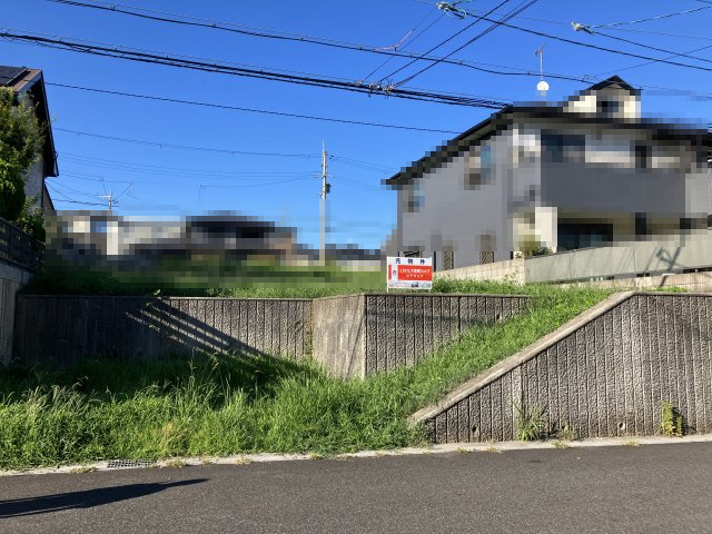 大津市雄琴北1丁目14　売土地の前面道路含む現地写真