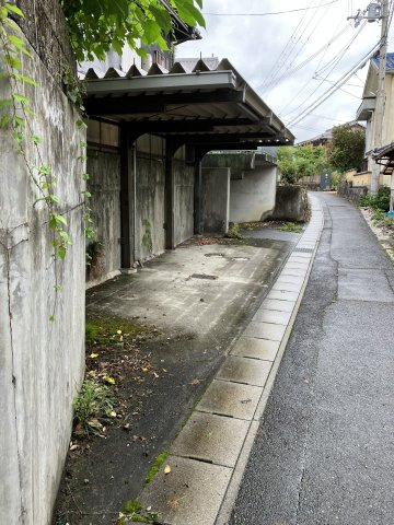 大津市真野4丁目15-43　中古戸建の駐車場|カースペースがあります