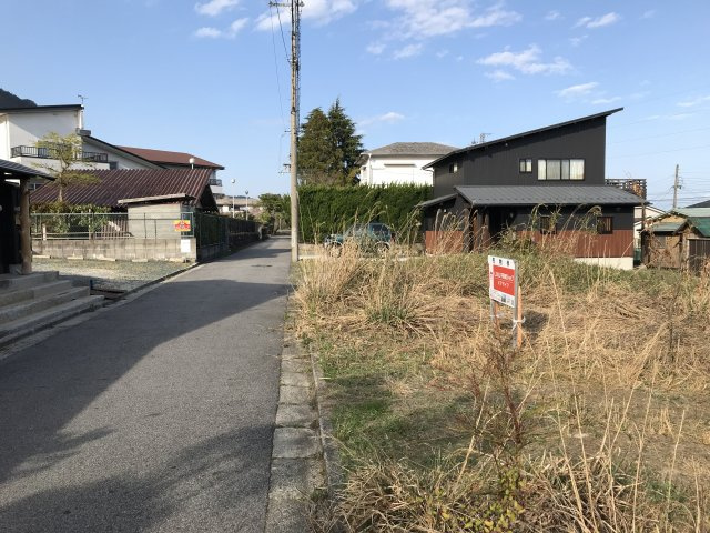 大津市北小松1748-167　売土地の前面道路含む現地写真