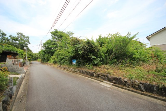 大津市南小松1594-62　土地の前面道路含む現地写真