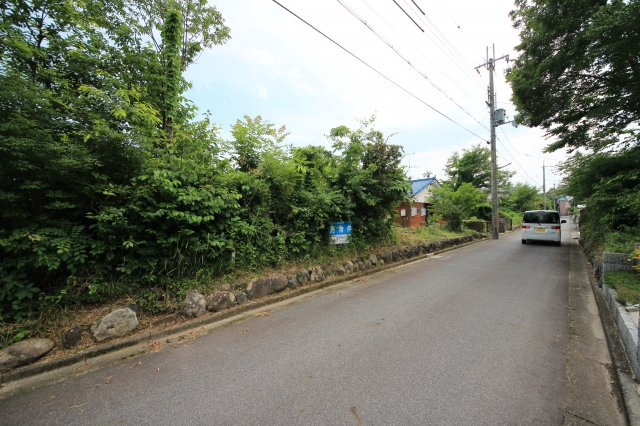 大津市南小松1594-62　土地の前面道路含む現地写真