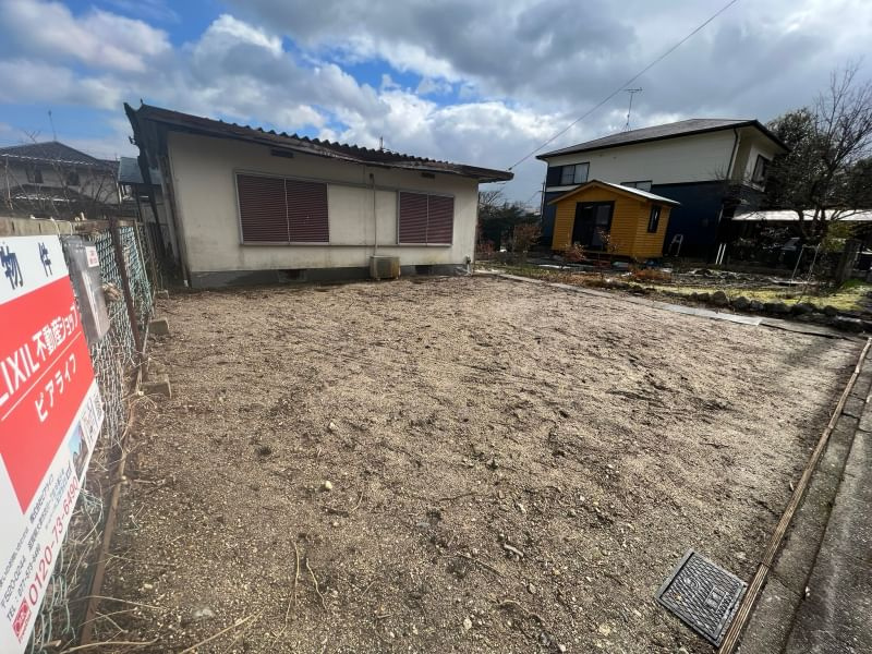 大津市南小松1594-385　中古戸建の駐車場|駐車スペースもあります