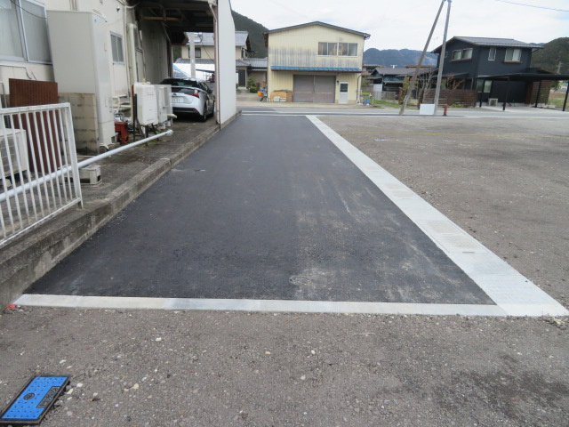 丹波市青垣町佐治の売地の前面道路含む現地写真