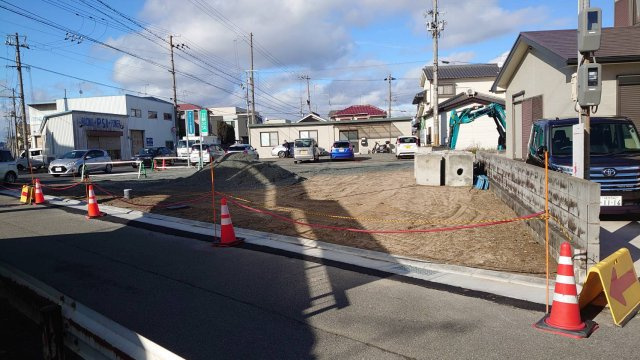尾上町長田土地の外観|北、西、南、３方の道路に面しています