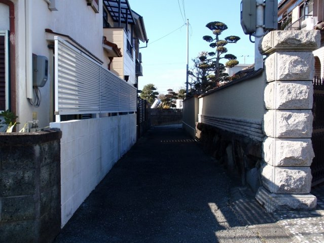 魚住町金ヶ崎売り土地の前面道路含む現地写真