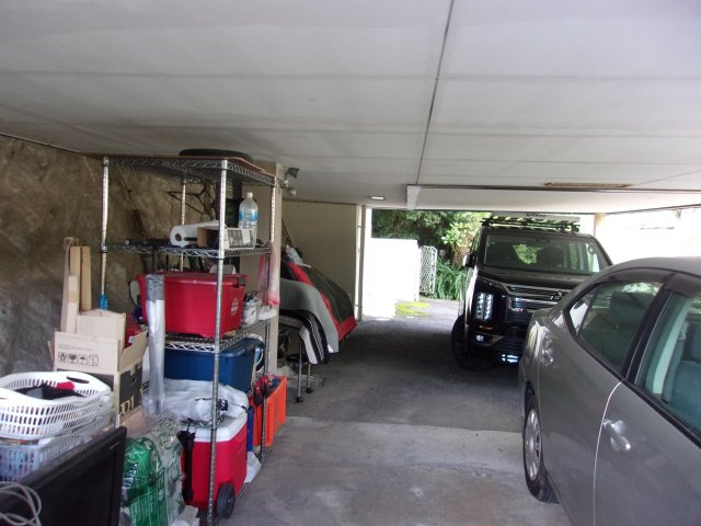 東垂水町字高丸中古戸建の駐車場|駐車場に車を止められます