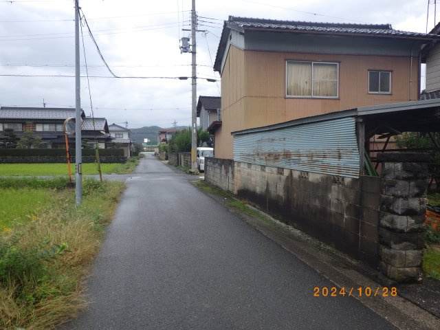 日高町松岡　中古住宅の周辺