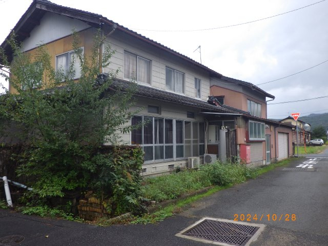 日高町松岡　中古住宅の周辺