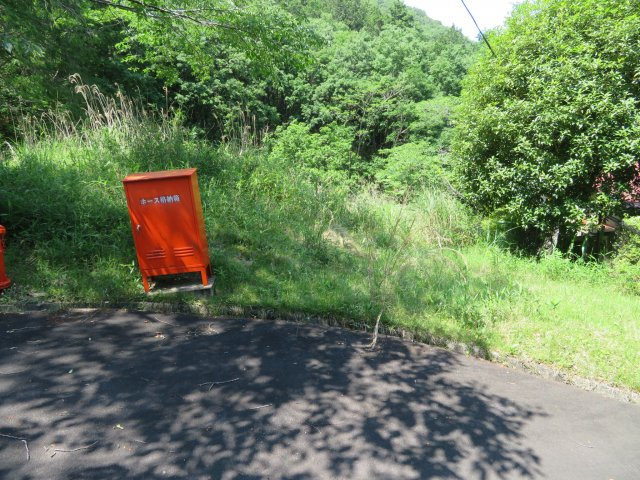 丹波市山南町玉巻の売地の前面道路含む現地写真