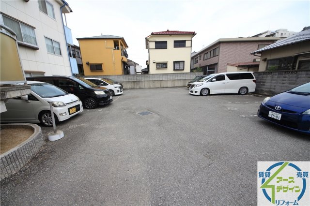 ノーアⅡ番館の駐車場