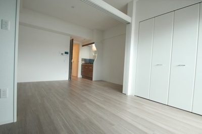 【洋室】 | セレニテ京橋クレア | ゆったり過ごせるリビングです