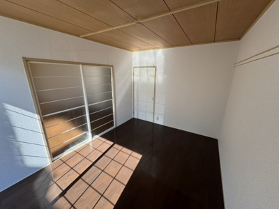 【洋室】 | ウィンディア岩崎B