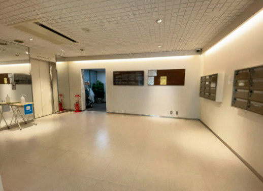 第八新大阪ビルのロビー|清潔なロビーです