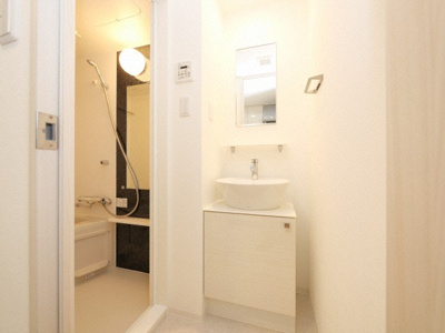 【洗面所】 | クレストタップ京橋 | 独立洗面台です