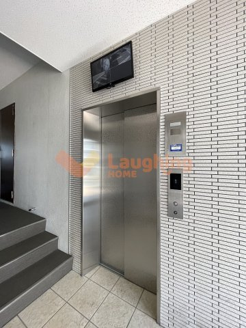 レオクラージュ試験場前のロビー|建物の内部です