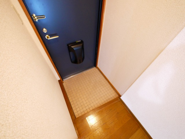 楠本第二ビルの玄関|収納もある玄関です