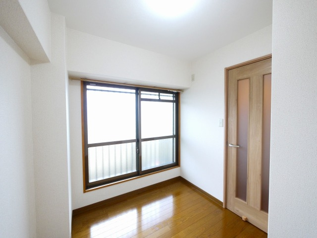楠本第二ビルの寝室|寝室にぴったりのお部屋です