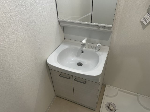 【独立洗面台】 | アバンティオ近鉄長瀬 | 忙しい朝には欠かせない洗面所です