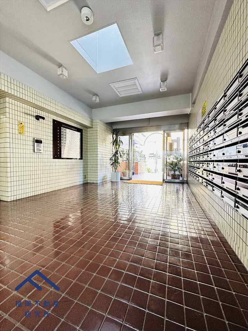 ロマネスク大名のエントランス