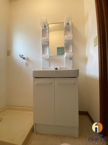 メゾンイタリアの独立洗面台|朝の身支度には欠かせない独立洗面化粧台です