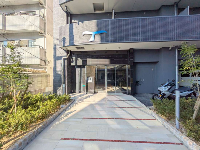 【エントランス】 | セレニテ難波ミラク弐番館