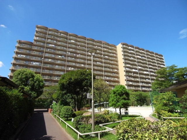 グリーンコーポ千寿1号棟の外観|【月々９万円台から購入可能】
話題の『auじぶん銀行』利用可♪（※条件有）
その他、１０社以上の住宅ローンもご紹介可能です！

住宅ローンはクランディア綾瀬支店におまかせください(^^)