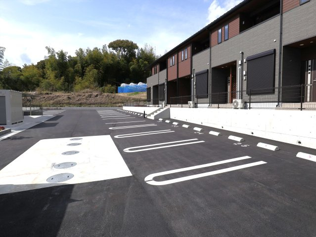 ソラリエＢの駐車場