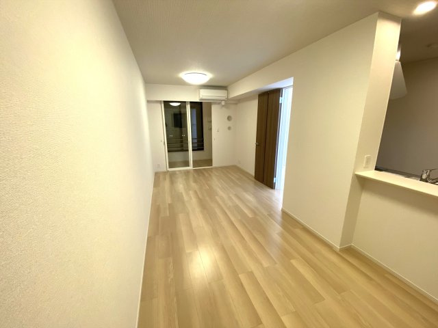 ソラリエＢの居間・リビング