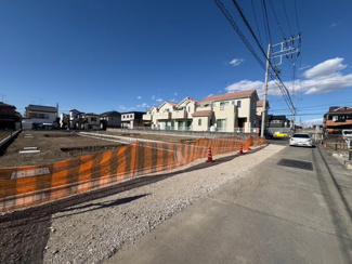 【前面道路含む現地写真】