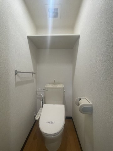 【トイレ】 | ピュアドームリブレ薬院 | 別号室の写真になります。現況優先。