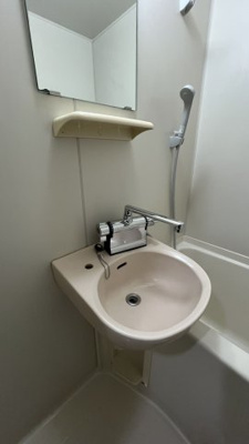 【洗面所】 | アバンス薬院 | 別号室の写真になります。現況優先。