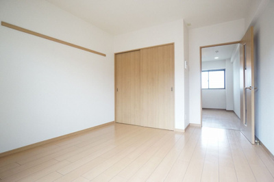 【居間・リビング】 | リヴェール和白H10 | 別号室の写真になります。現況優先。