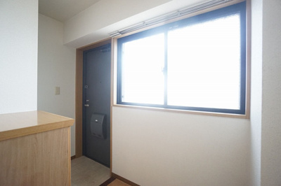 【玄関】 | リヴェール和白H10 | 別号室の写真になります。現況優先。