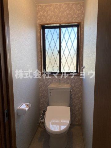 ラコンテＢのトイレ|落ち着いた色調のトイレです