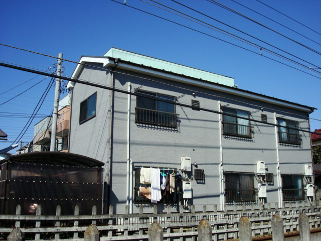 府中市紅葉丘３丁目のアパートの外観