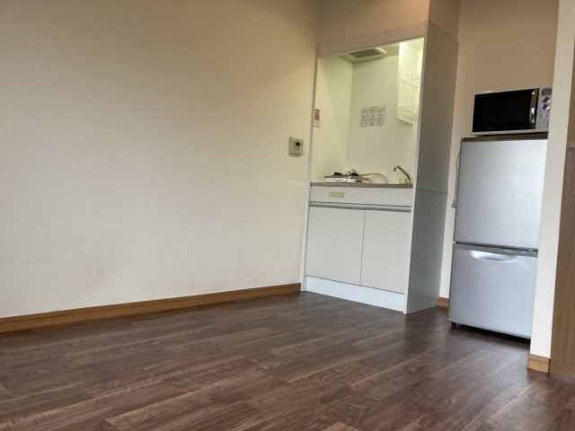 府中市紅葉丘３丁目のアパートのキッチン