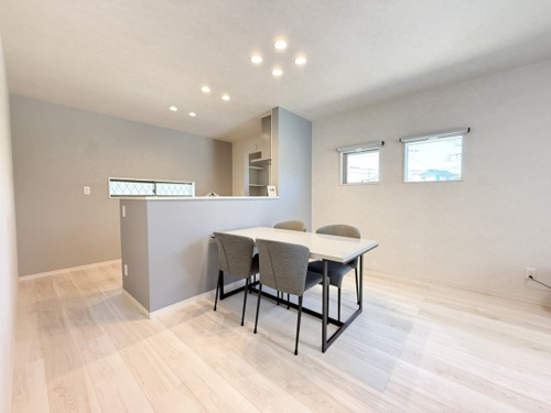 【ダイニング】