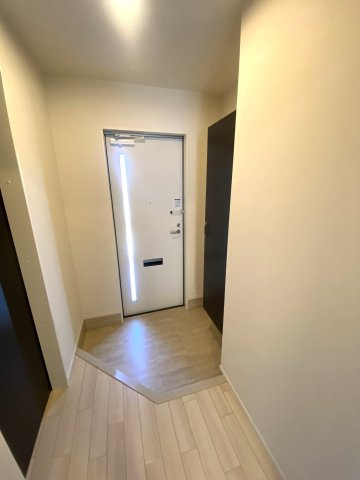 パームコート長尾の玄関