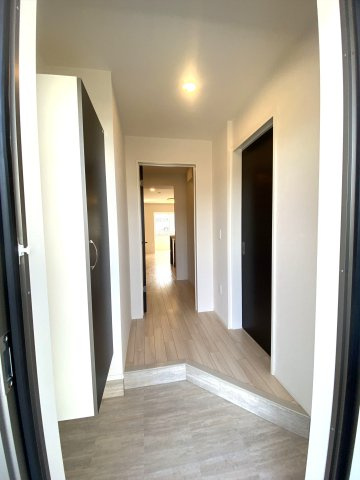 パームコート長尾の玄関