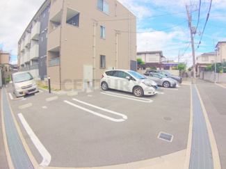 【駐車場】
